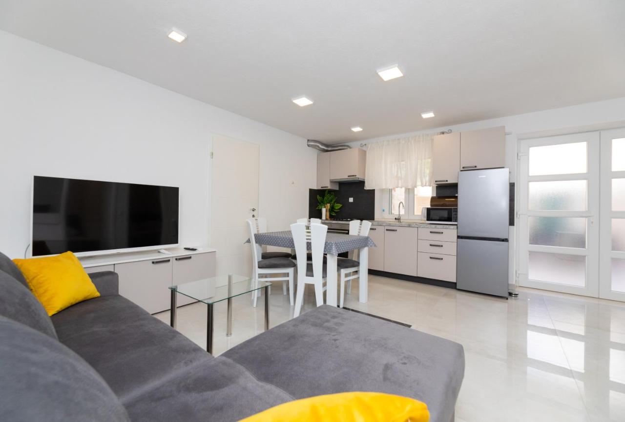 Apartmani Canaki San Pietro di Brazza Esterno foto